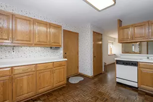 118 Harrogate Dr, Waukesha, WI 53188 - Photo 3