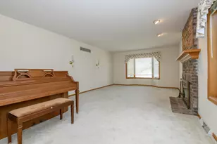 118 Harrogate Dr, Waukesha, WI 53188 - Photo 15