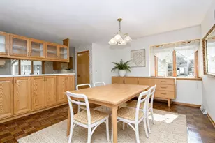 118 Harrogate Dr, Waukesha, WI 53188 - Photo 9