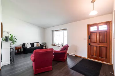 1507  Cherrywood Dr, Waukesha, WI 53188 - Photo 11