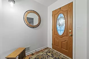 148 Echo Ln, Racine, WI 53406 - Photo 5