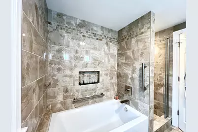 12558 N Woodland Dr, Mequon, WI 53092 - Photo 23