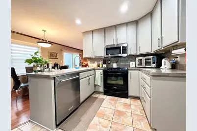 12558 N Woodland Dr, Mequon, WI 53092 - Photo 3