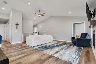 1721  Waxwing Ln, Holmen, WI 54636 - Photo 7