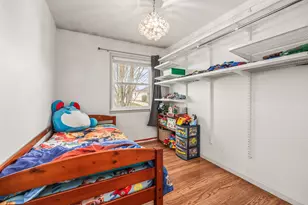 2242 W Carrington Ave, Oak Creek, WI 53154 - Photo 21