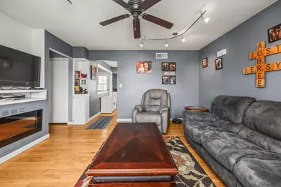 2242 W Carrington Ave, Oak Creek, WI 53154 - Photo 9