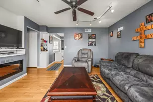 2242 W Carrington Ave, Oak Creek, WI 53154 - Photo 9