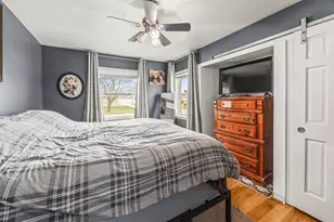 2242 W Carrington Ave, Oak Creek, WI 53154 - Photo 17