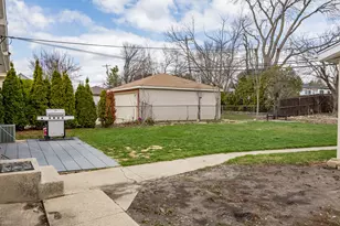 2242 W Carrington Ave, Oak Creek, WI 53154 - Photo 29