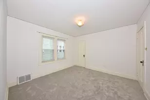 6633 W Lloyd St, Wauwatosa, WI 53213 - Photo 13