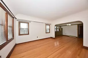 6633 W Lloyd St, Wauwatosa, WI 53213 - Photo 5