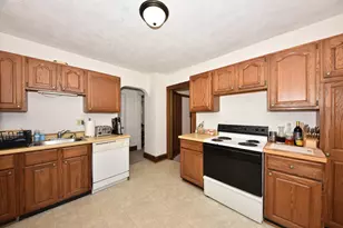 6633 W Lloyd St, Wauwatosa, WI 53213 - Photo 23