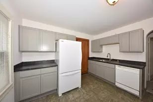 6633 W Lloyd St, Wauwatosa, WI 53213 - Photo 9