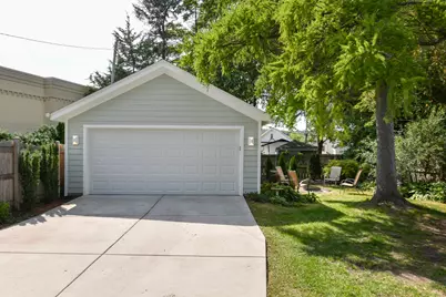 7031  St James St, Wauwatosa, WI 53213 - Photo 51