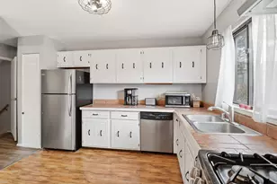 9228 N 70th St, Milwaukee, WI 53223 - Photo 7