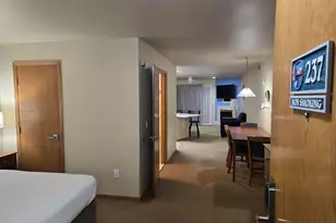 111 Center St, Lake Geneva, WI 53147 - Photo 3