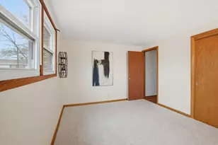 9837 W Sarasota Pl, Milwaukee, WI 53222 - Photo 19