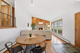 9837 W Sarasota Pl, Milwaukee, WI 53222 - Photo 11