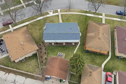 9837 W Sarasota Pl, Milwaukee, WI 53222 - Photo 33