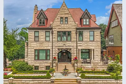 2006 E Lafayette Pl, Milwaukee, WI 53202 - Photo 1