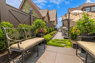 2006 E Lafayette Pl, Milwaukee, WI 53202 - Photo 3