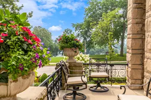 2006 E Lafayette Pl, Milwaukee, WI 53202 - Photo 41