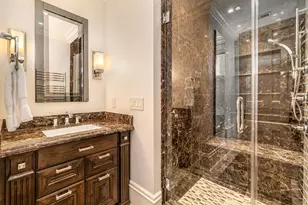 2006 E Lafayette Pl, Milwaukee, WI 53202 - Photo 23