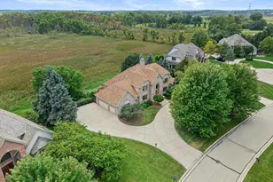 19475 Summerhill Ln, Brookfield, WI 53045 - Photo 5