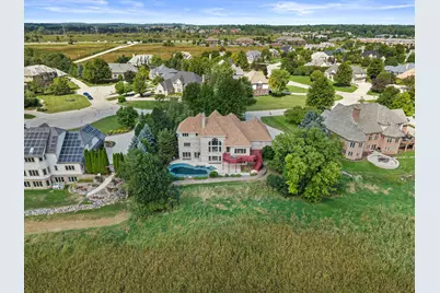 19475  Summerhill Ln, Brookfield, WI 53045 - Photo 7