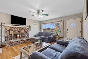 7934 N Edgeworth Dr, Milwaukee, WI 53223 - Photo 3