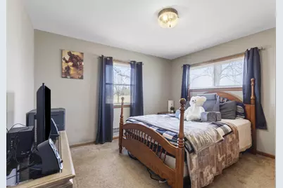 7934 N Edgeworth Dr, Milwaukee, WI 53223 - Photo 7