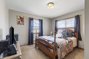 7934 N Edgeworth Dr, Milwaukee, WI 53223 - Photo 7