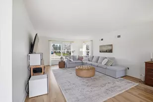 116 N Weiss Way, Saukville, WI 53080 - Photo 5