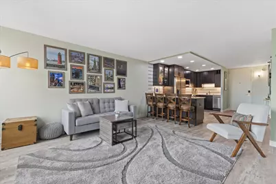 929 N Astor St #305, Milwaukee, WI 53202 - Photo 7