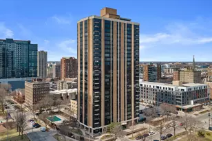 929 N Astor St, Milwaukee, WI 53202 - Photo 27