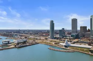 929 N Astor St, Milwaukee, WI 53202 - Photo 23