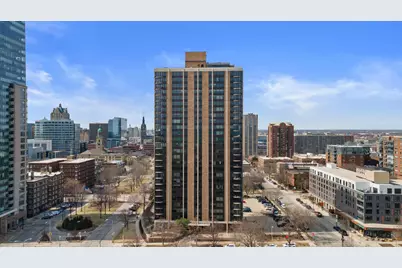 929 N Astor St #305, Milwaukee, WI 53202 - Photo 21