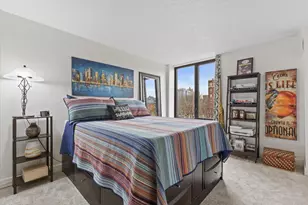 929 N Astor St, Milwaukee, WI 53202 - Photo 9