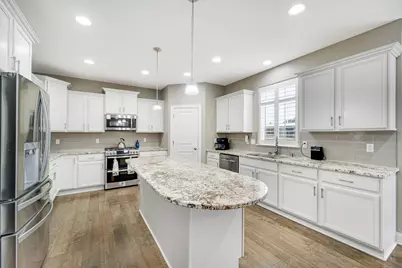 W236N7272  Meadow Ct, Sussex, WI 53089 - Photo 3