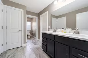 W236N7272 Meadow Ct, Sussex, WI 53089 - Photo 23