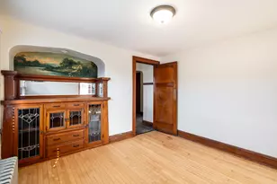 2213 S 72nd St, West Allis, WI 53219 - Photo 7