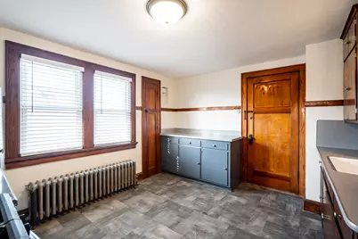 2213 S 72nd St #UPPER, West Allis, WI 53219 - Photo 5