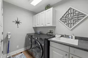 N29W26601 Peterson Dr, Delafield, WI 53072 - Photo 15