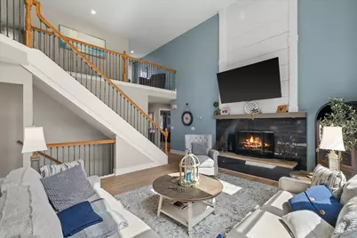 N29W26601  Peterson Dr, Delafield, WI 53072 - Photo 3