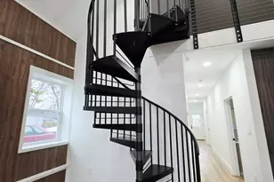 5766 N 42nd St, Milwaukee, WI 53209 - Photo 9