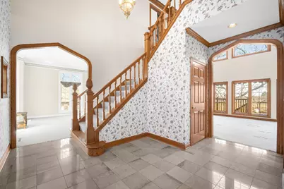 7570 S Cambridge Dr, Franklin, WI 53132 - Photo 5