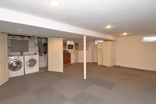 2821 Chancery Ln, Waukesha, WI 53188 - Photo 39