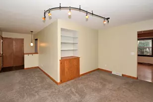 2821 Chancery Ln, Waukesha, WI 53188 - Photo 17