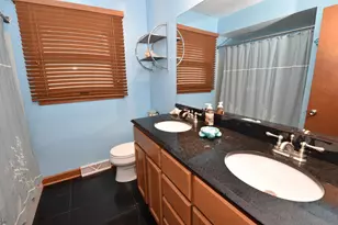 2821 Chancery Ln, Waukesha, WI 53188 - Photo 25