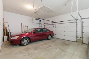 12685 W Barbary Ct, New Berlin, WI 53151 - Photo 35